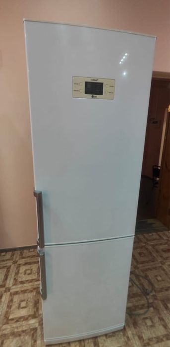 Холодильник марки LG