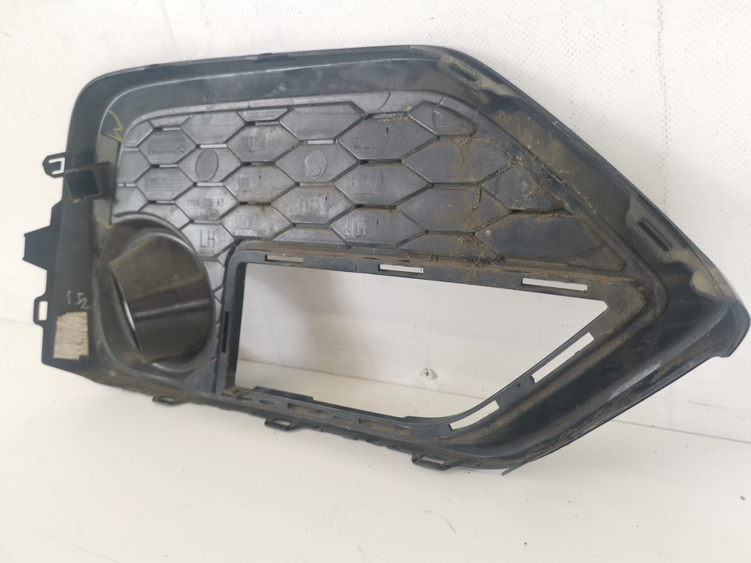 Хонда Цивик / Honda Civic Оригинална предна лява решетка в добро състо