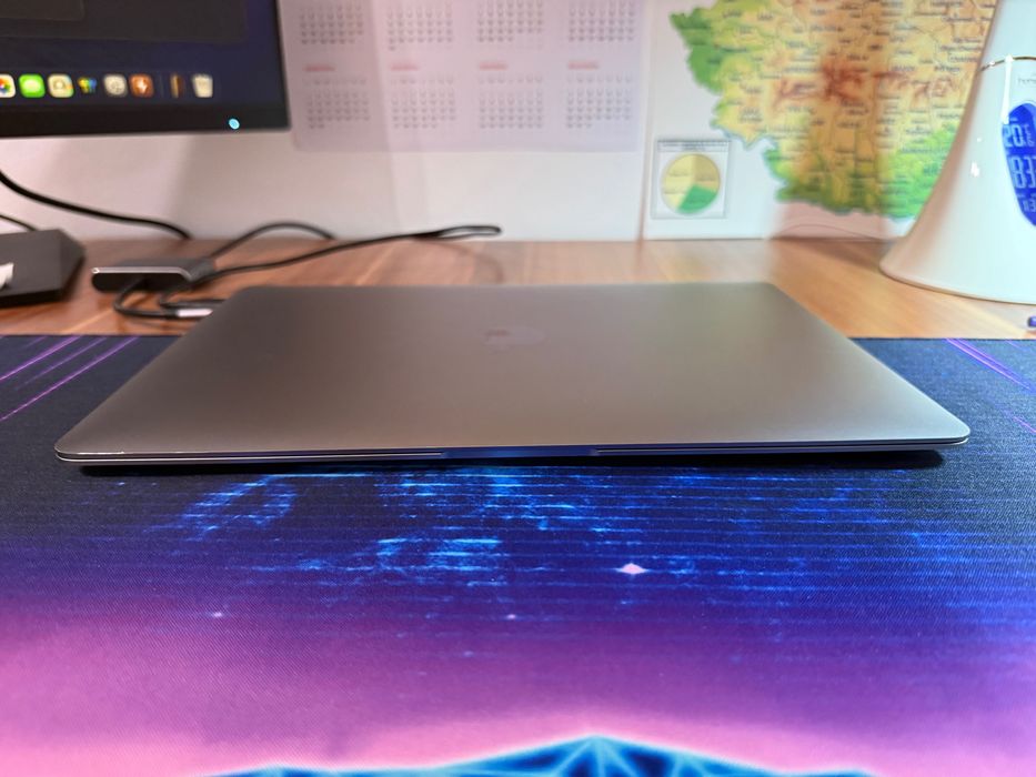 Vând MacBook Air 2020 M1