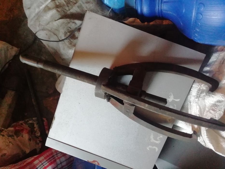 Продам съемник подшипников