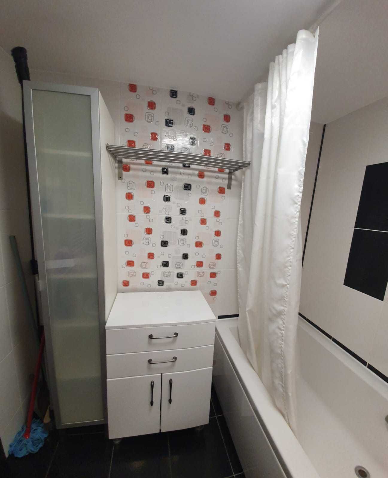 Inchiriez apartament 2 camere Teiul Doamnei sector 2