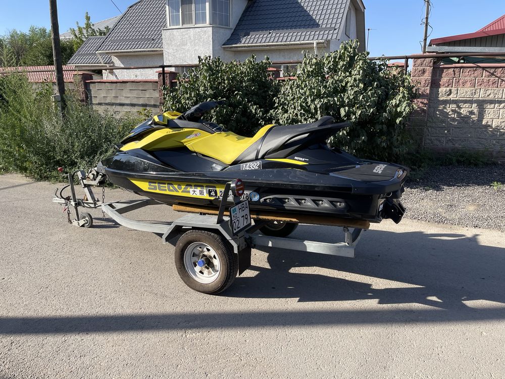 Продам гидроцикл Seadoo GTR215