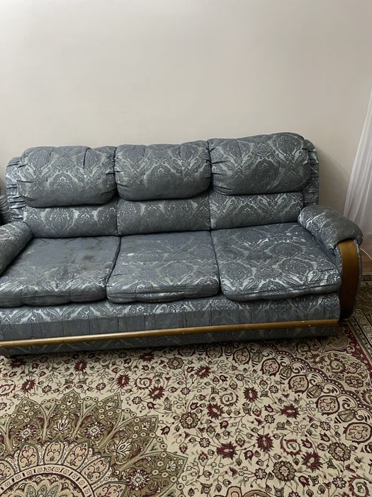 Срочно продается диван