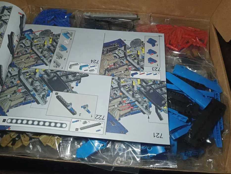 NOU TIP masina technic Bugatti Chiron TIP leG 42083 3599 piese