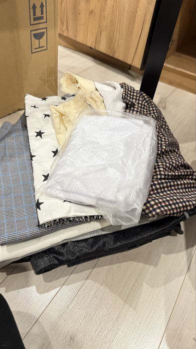 Продам швейные пренадлежности, педали, ткани новые