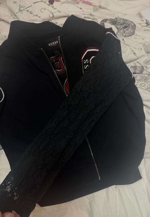 Суитчър с цип Guess носен не повече от 2/3 пъти