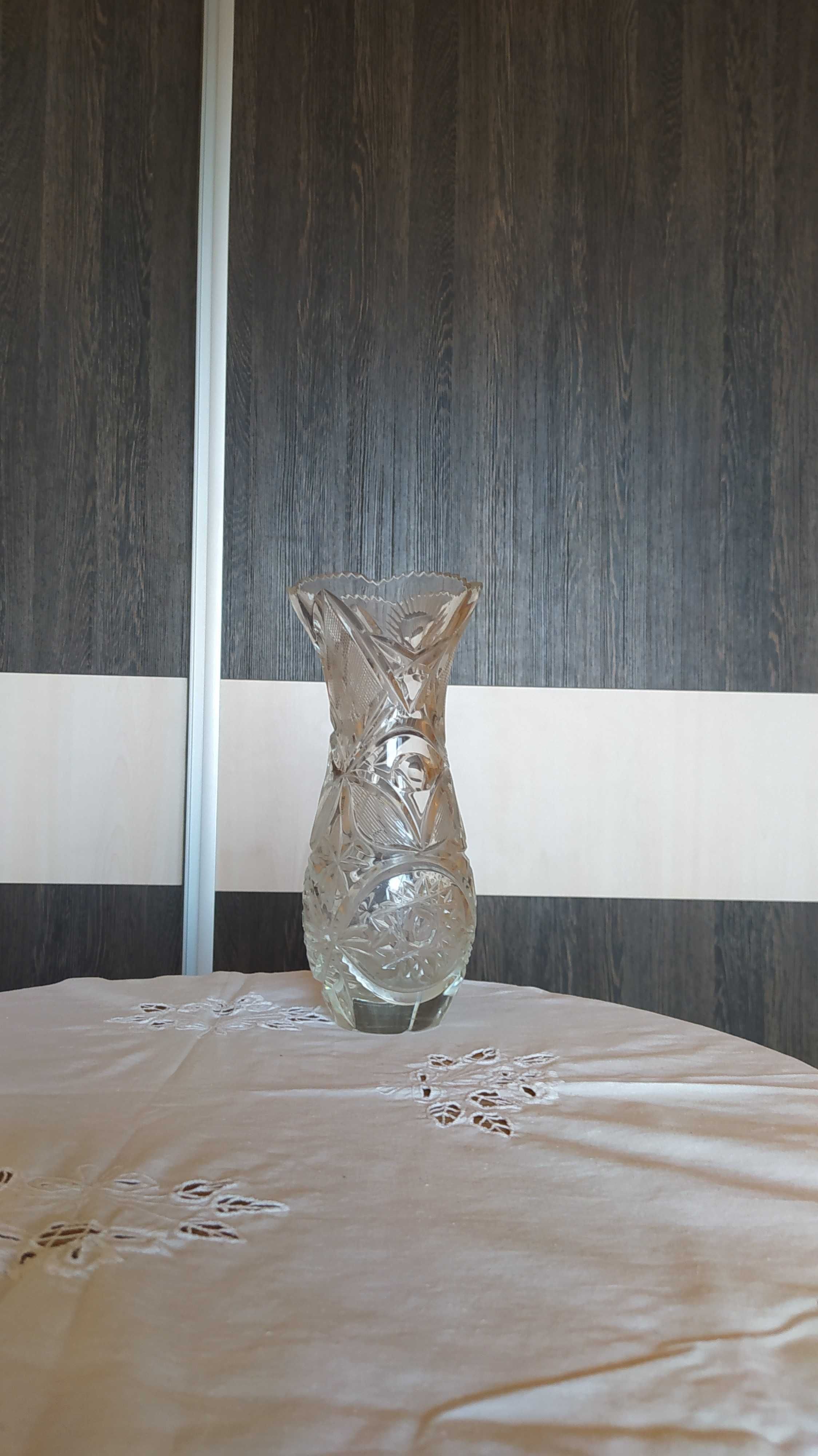 Гравирана кристална ваза