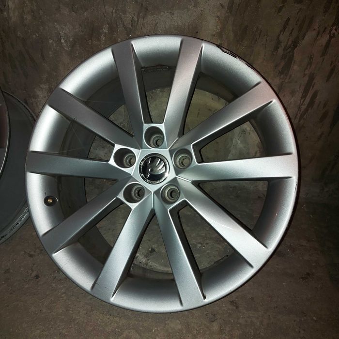 алуминиеви джанти втора употреба 7.5J18H2 ET5 за Шкода Октавия 2017г.