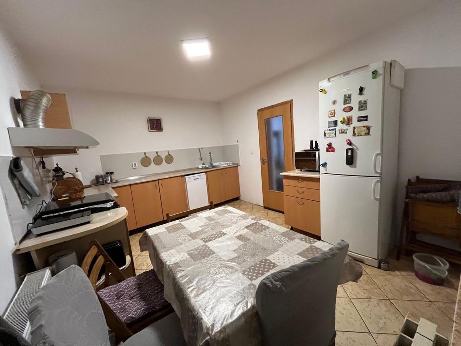 Inchiriez casa in regim hotelier