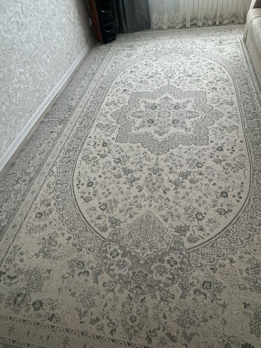 Продам недорого ковер