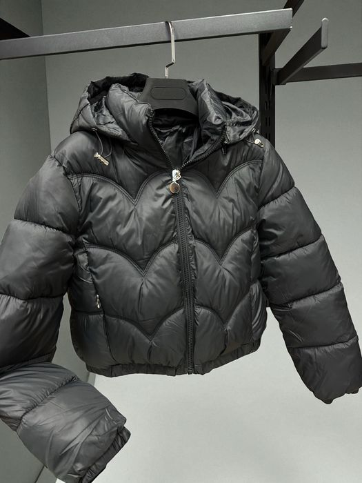 Дамско зимно късо яке в черно