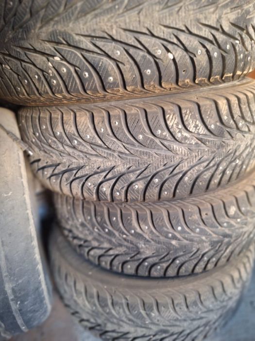 Балон шина,шипованный,б/у