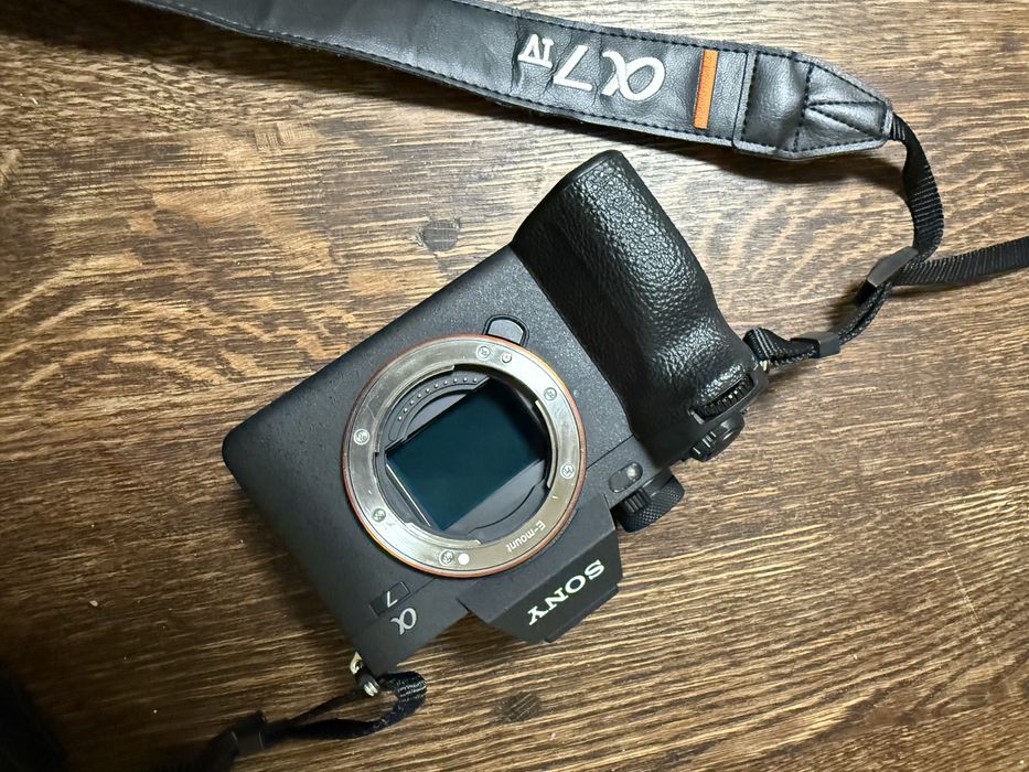 Vând Sony A7III + Sony A7IV