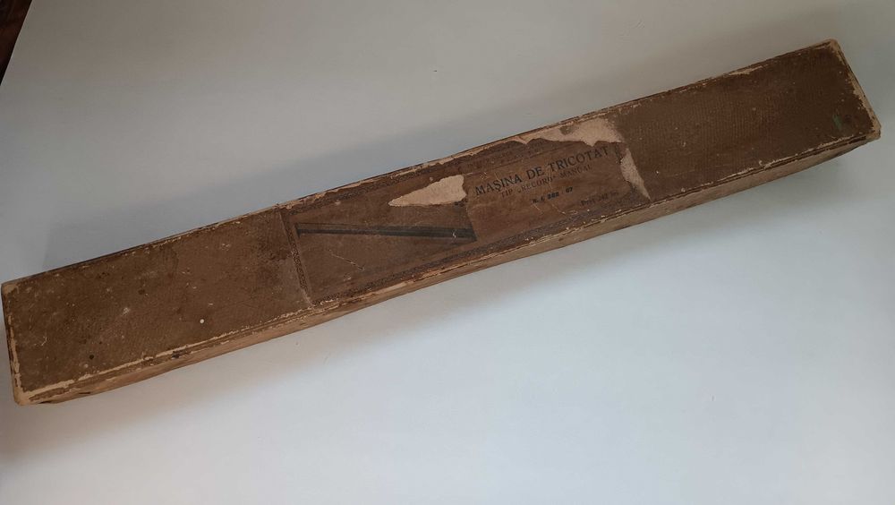 Masina de tricotat veche Romaneasca,Tip Record Manual,anii 60,colectie