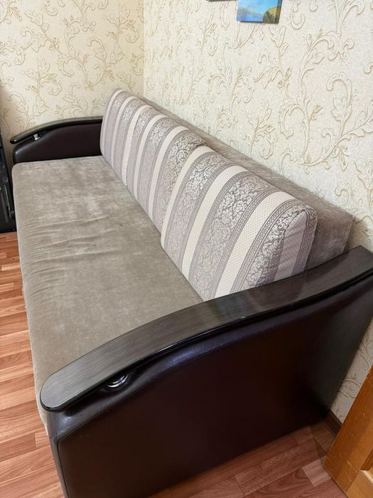 Продам диван в отличном состоянии