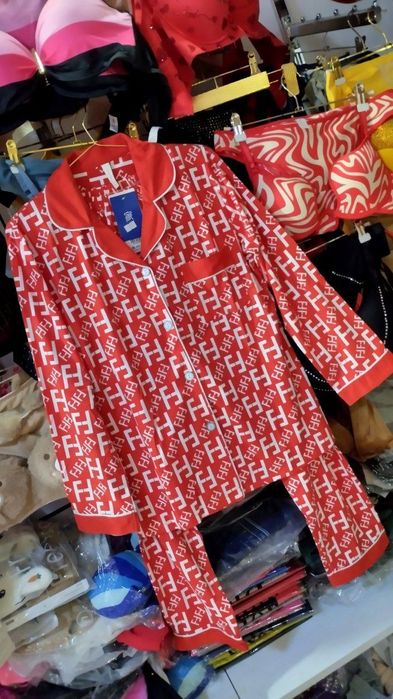 Ayollar uchun tungi pijama