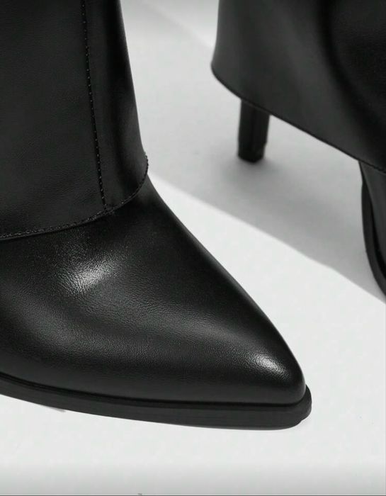 Кожени боти с тънък ток