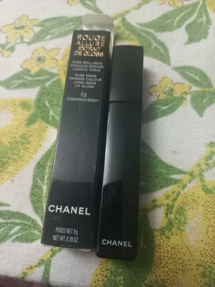 Гланцове на  Chanel
