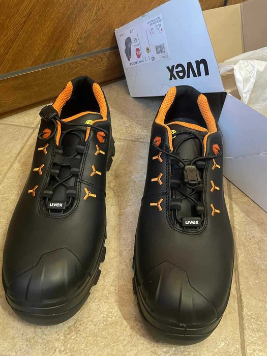Обувки "Uvex "- нови