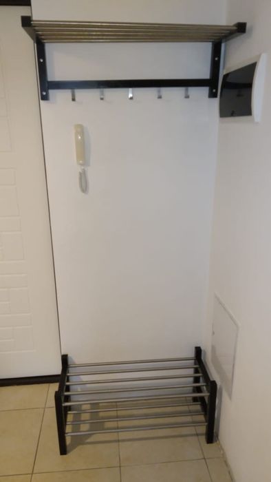 продам вешалку и обувницу ikea