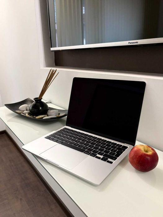 ++ Чисто нов ++ Macbook Air 13 M4 / 16GB / 256 GB