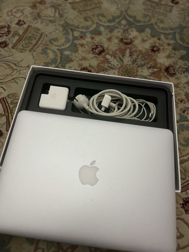Продам Macbook Air