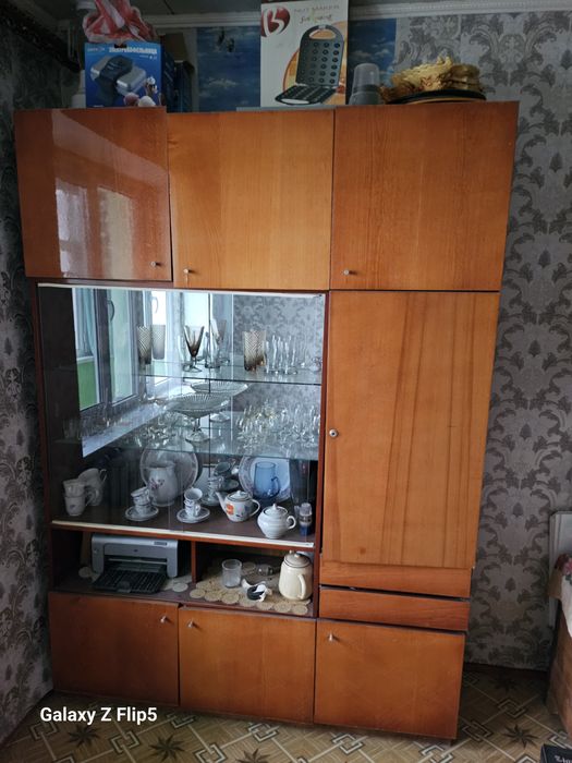 Сервант в отличном состоянии