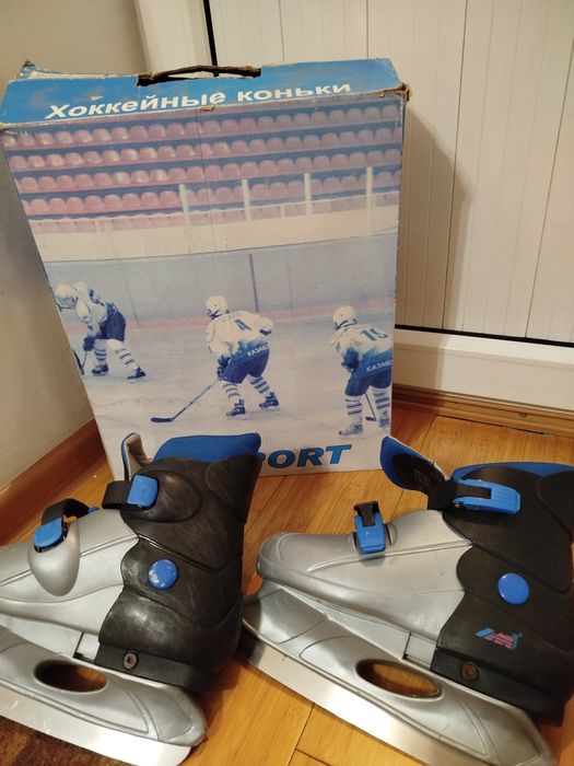 Продам хоккейные коньки