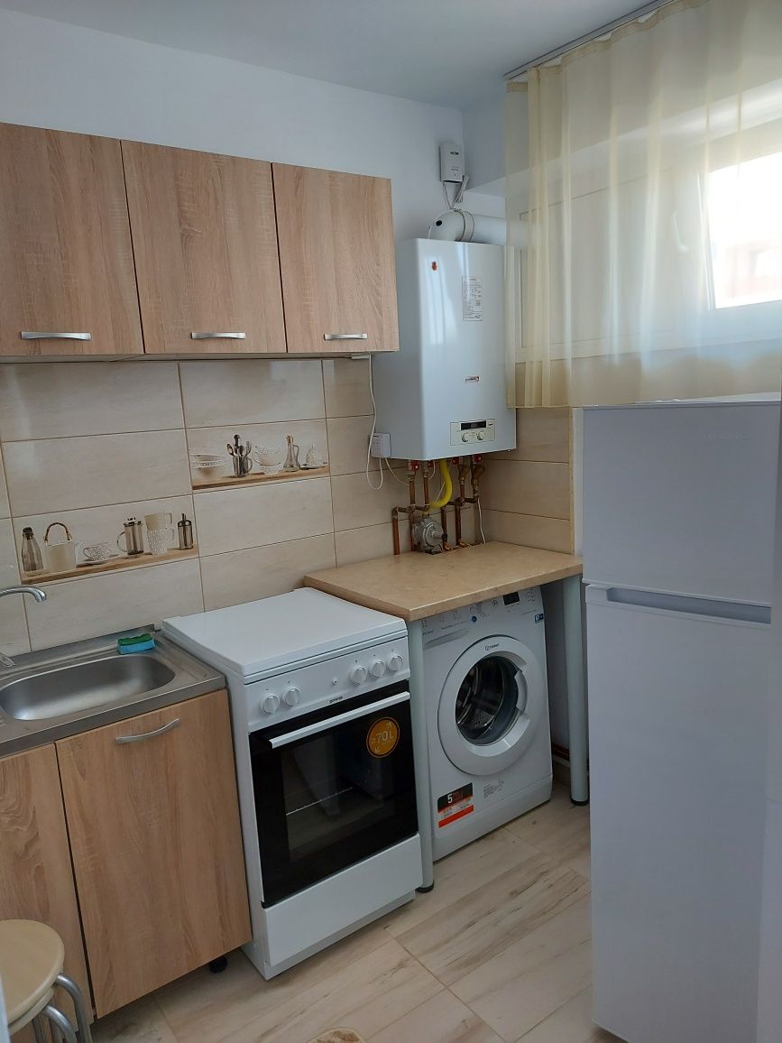 Închiriez garsoniera zona Traian