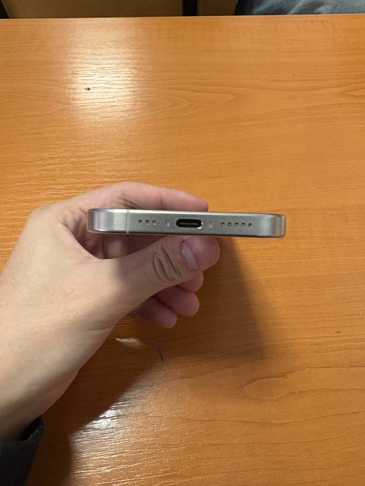 Iphone 15 Pro - Stare buna