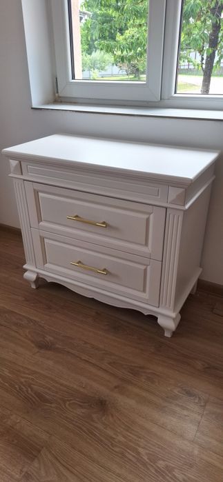 Mobilier si usi la comanda