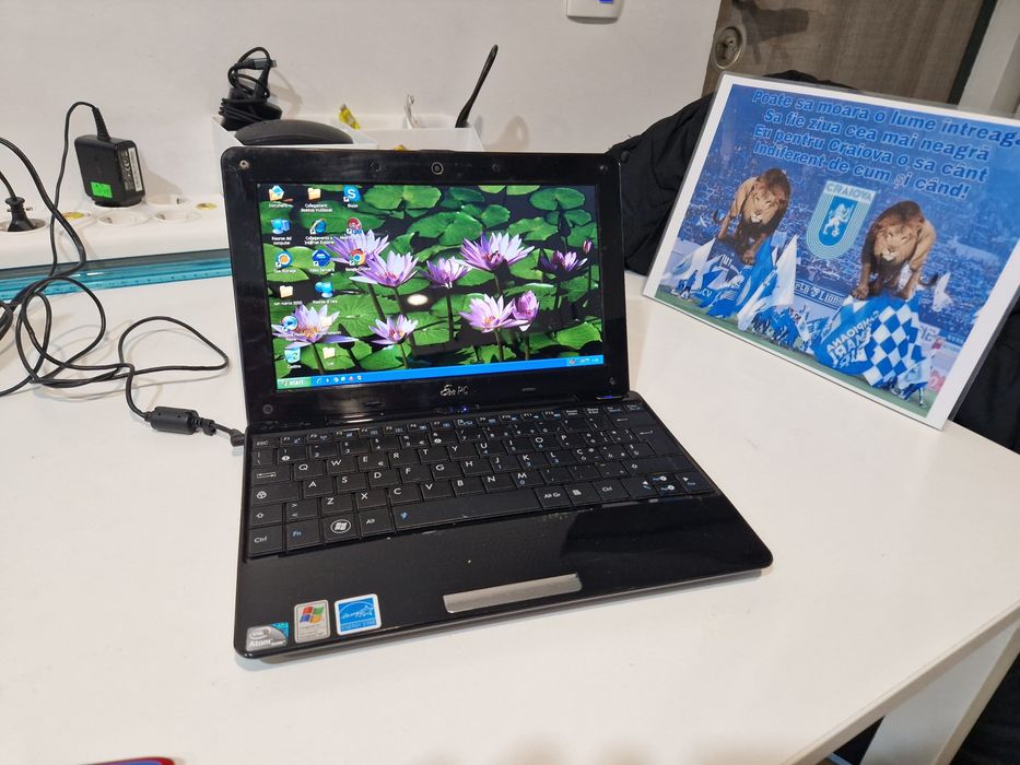 Mini laptop Asus 1008 HA fara încărcător