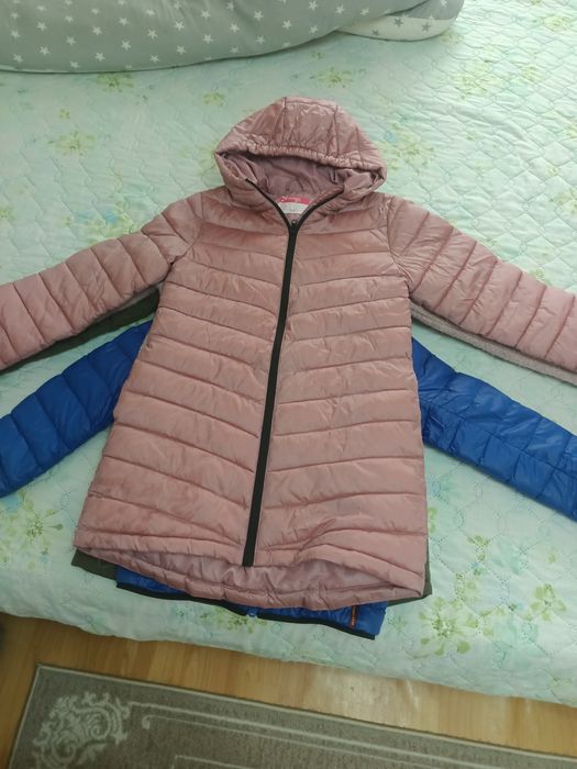 Продам куртку на девочку