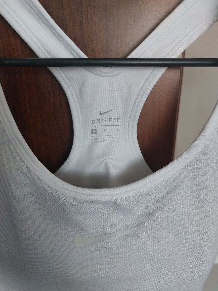 Дамско бюстие nike найк