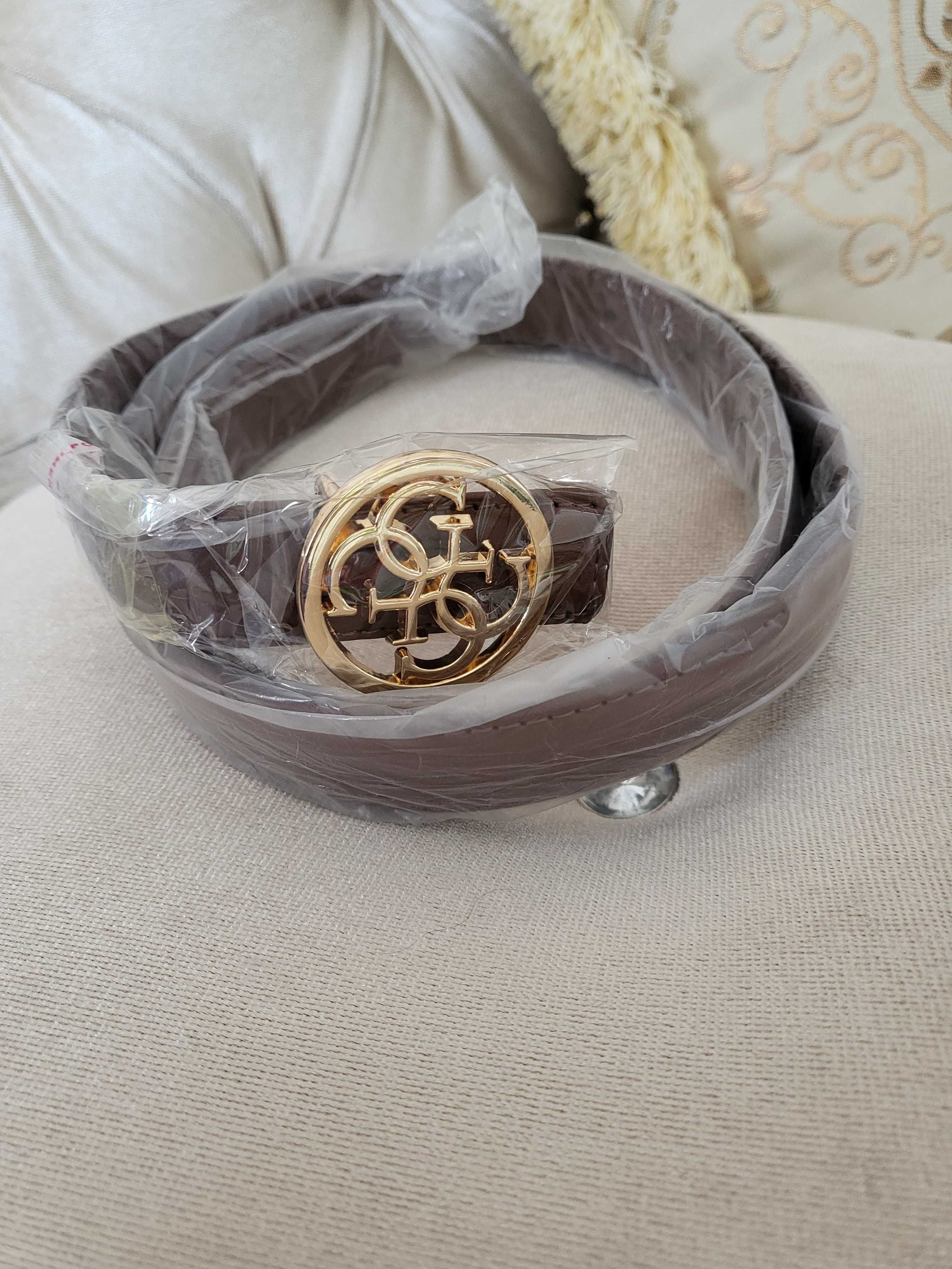 Кафяв колан по модел на Guess
