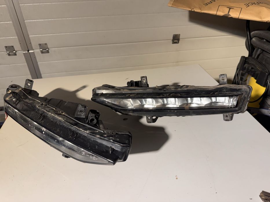 Proiector ceata Led stanga dreapta Skoda Superb 3