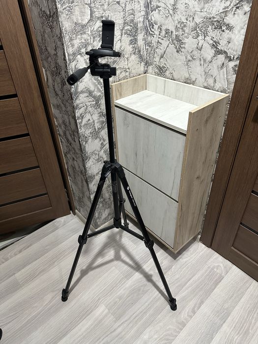 Продам Два Штатива Fotopro.