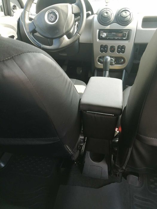 Подлокотник для LADA LARGUS.  Легко и быстро устанавливается.