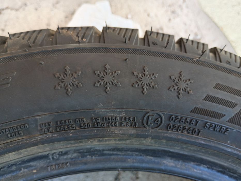 Гума Fortune, зимна 205/55R 16, 1 брой.