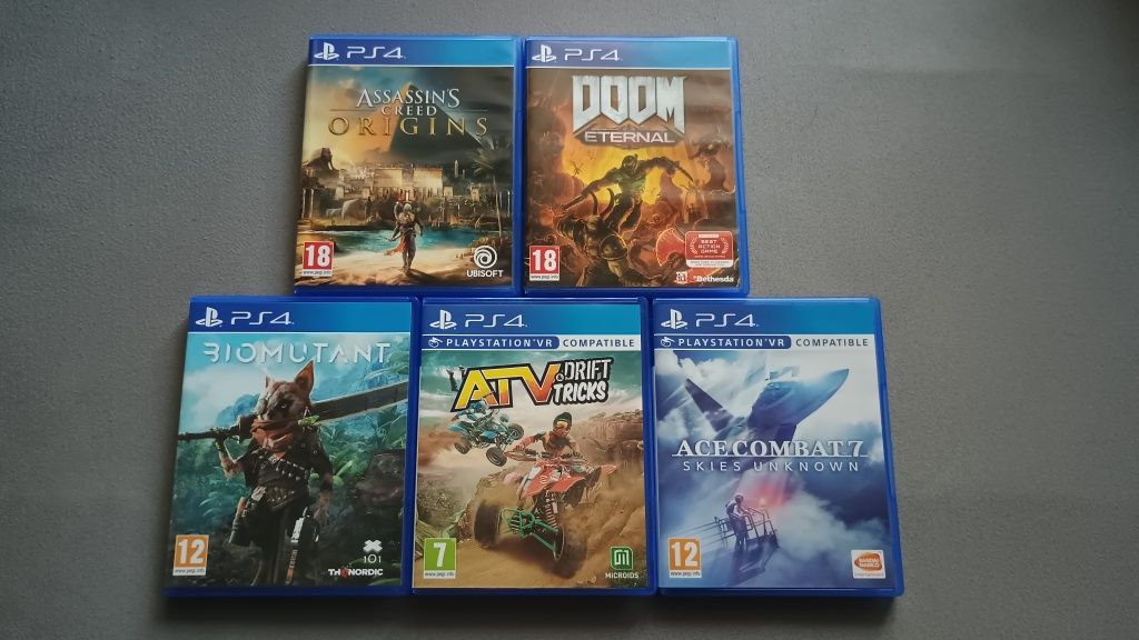 PS4 Slim + 5 игри + 2 контролера