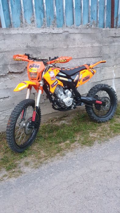 Vând moto cross 250cc 4 timpi