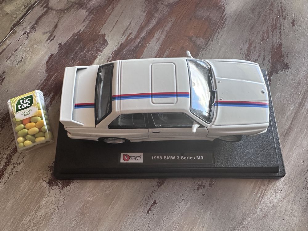BMW E30 M3 Coupe метални колички в мащаб 1:24