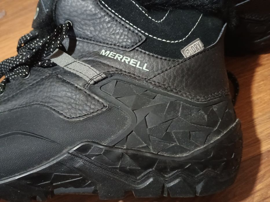 Дамски туристически обувки  Merrell ном.42.5
