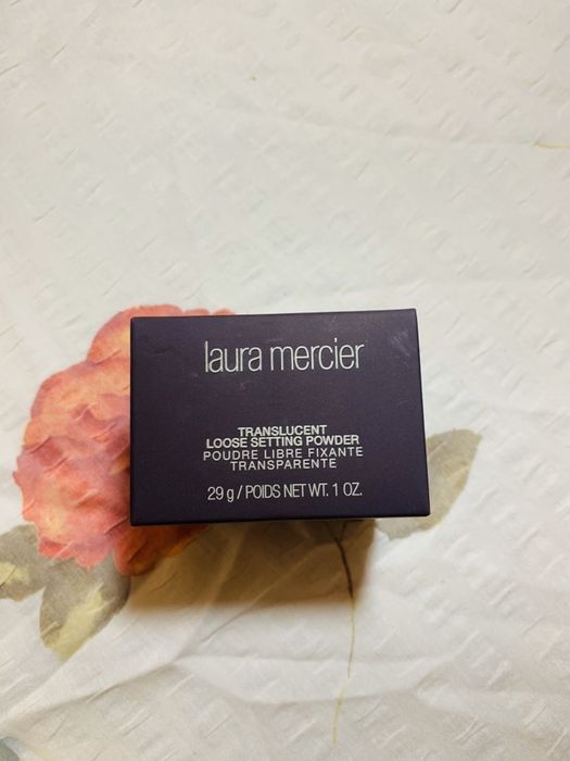 Pudra Laura Mercier translucent makeup