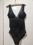 Costum de baie nou