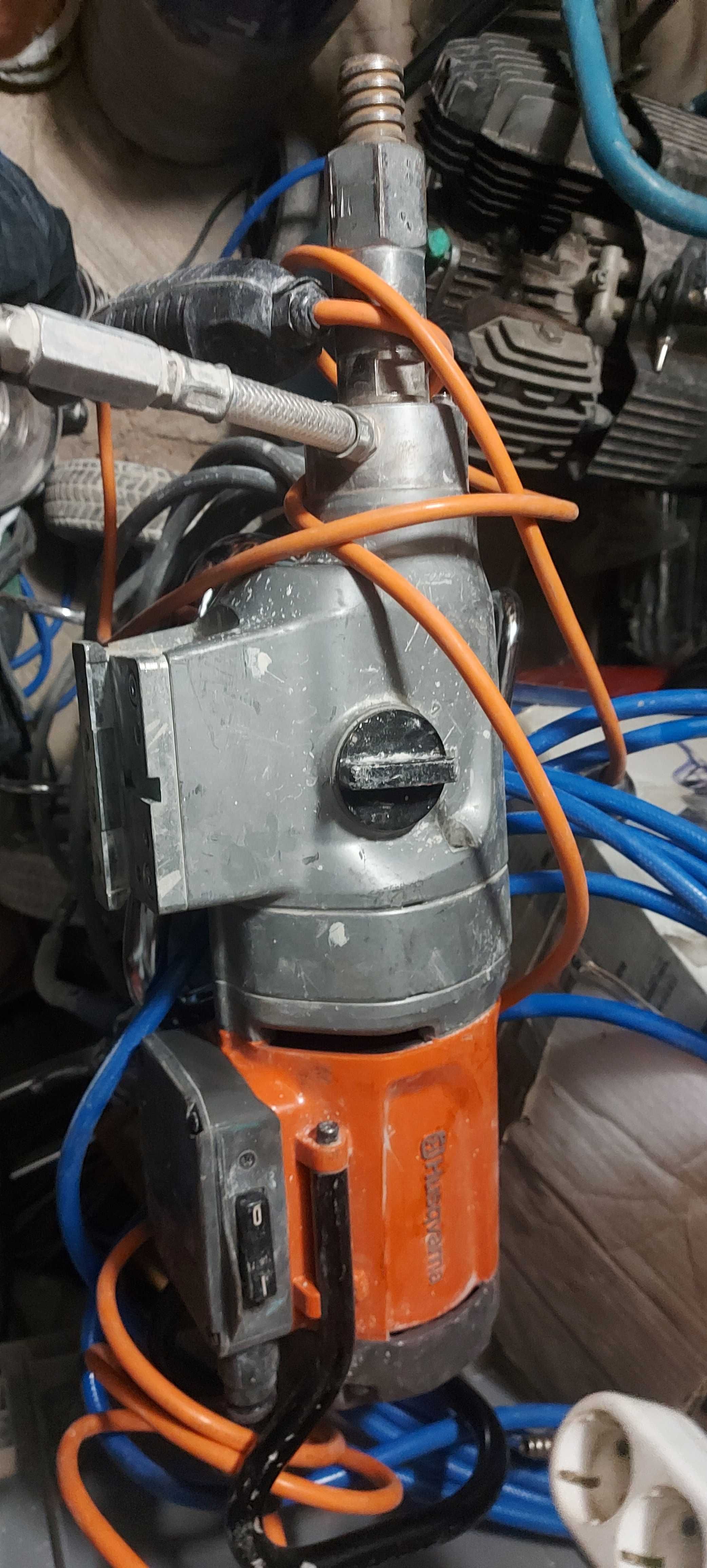 Masina carotat husqvarna dm 430 si suport gyro 50  hilti-husqvarna