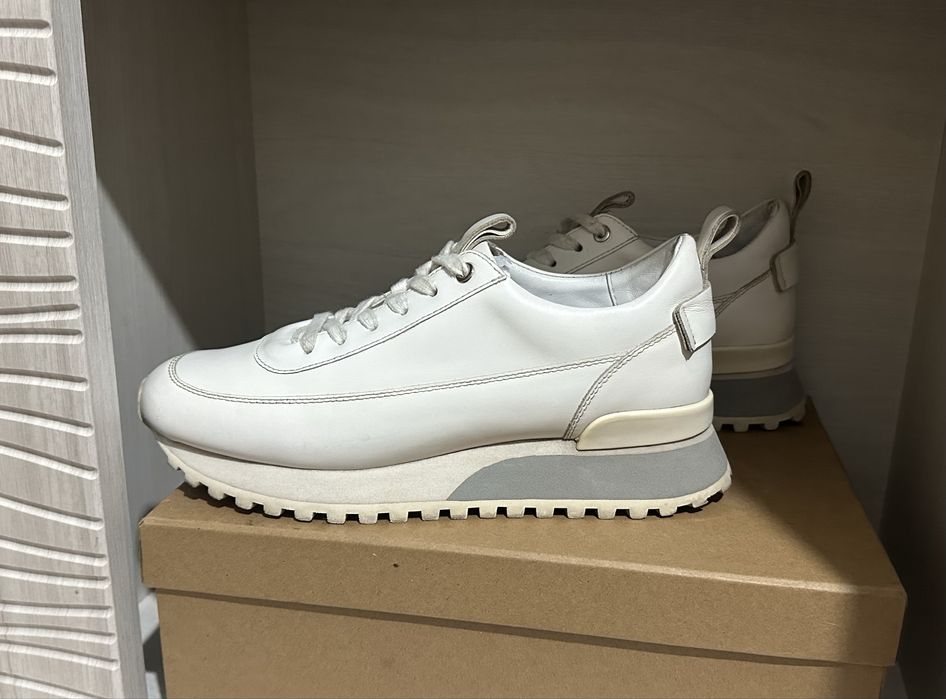 Шикарные кроссовки анимони женскиее