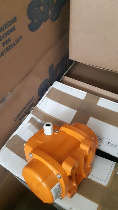 Vibrator profesional pompa de tencuit,masa vibranta