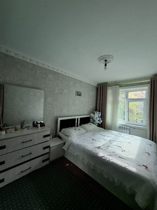 Срочно сотилади чилонзор 24.   
4 хона, 
3- этаж,  
5 этажли, гиштли д