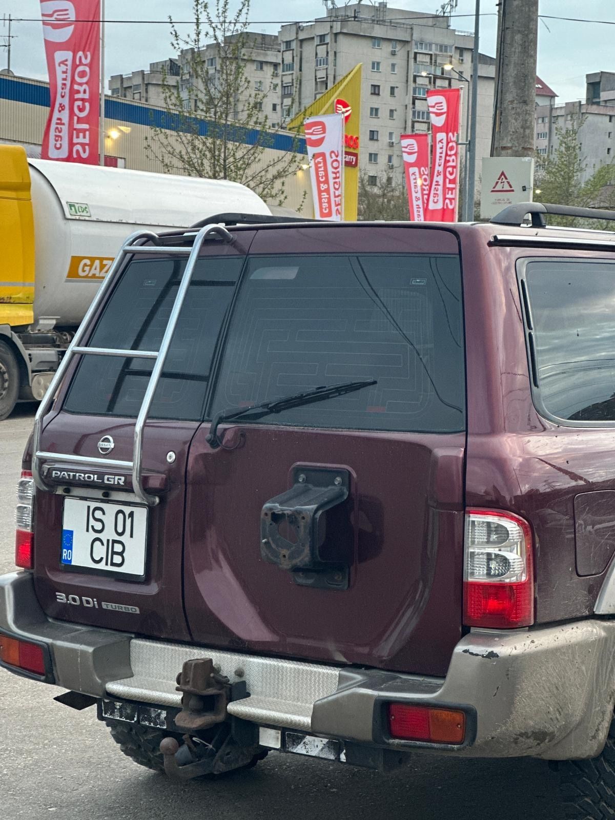 Nissan Patrol Y61 autoutilitară